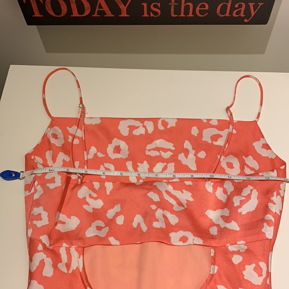 Pink dress - Picture 5 of 7